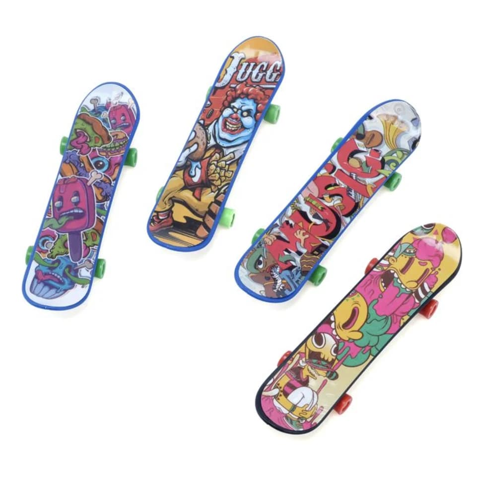 Mini Skateboards (Assorted Designs) – Pk4