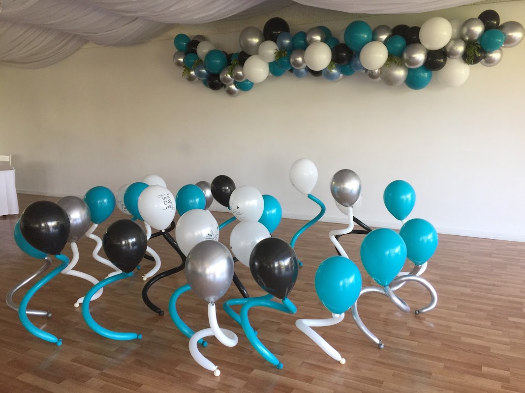 Custom balloon decoration arrangement